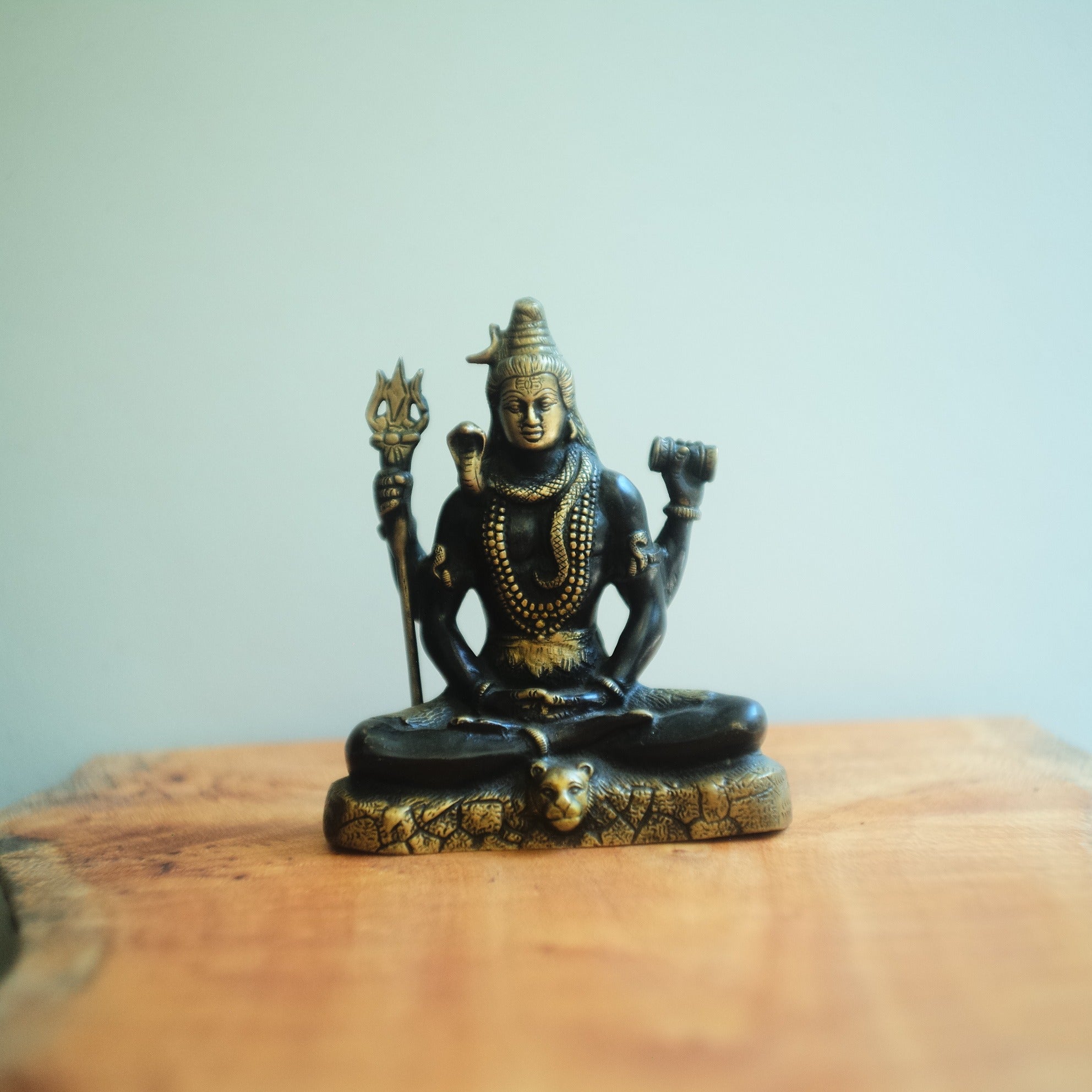 Śiva शिव